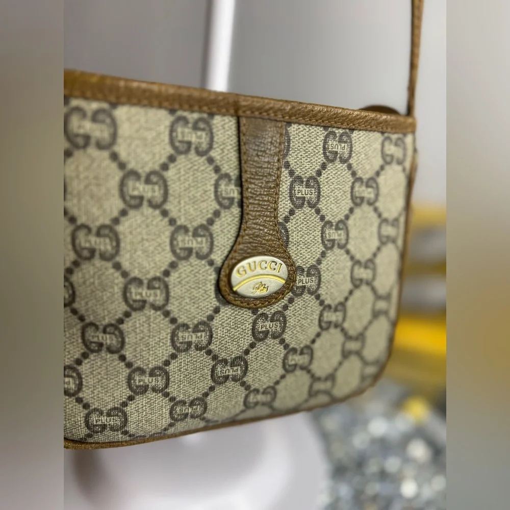 Gucci vintage 1980s "Plus" shoulder bag EUC - Picture 3 of 14